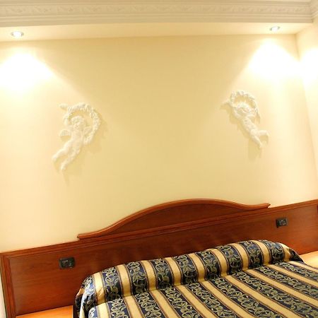 Guest House Galaxy โรม ภายนอก รูปภาพ